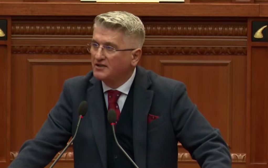 “rritja-30-%-e-siguracioneve-te-makines,-vjedhje”/-gjekmarkaj:-vendim-qe-duhet-zhbere-me-urgjence,-rruget-nuk-jane-te-mirembajtura