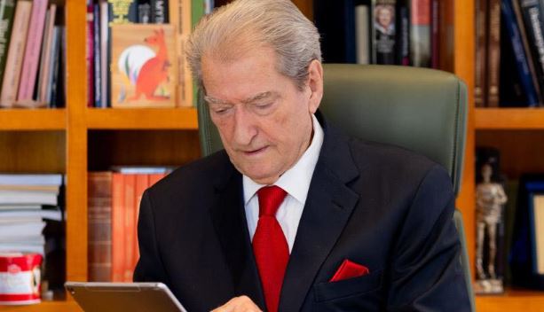 “ramaduro-vs-maduro”,-berisha:-nga-sot-podcasti-“flasim”-pagezohet-me-emrin-e-ri-“heshtim”