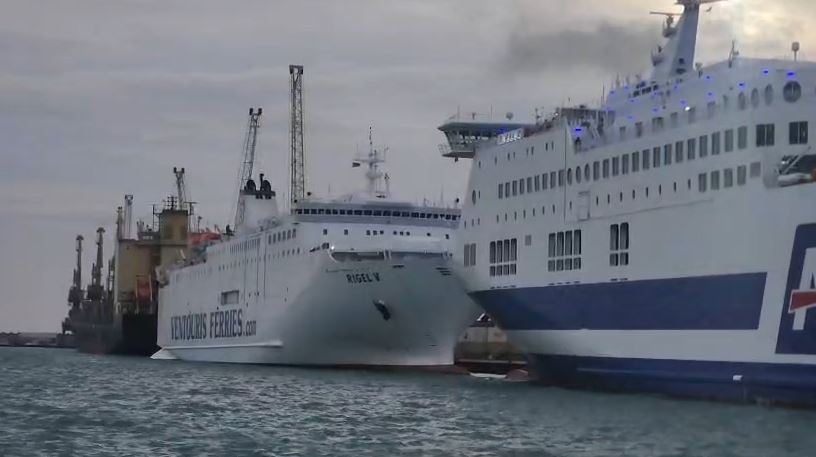 kushtet-e-veshtira-atmosferike-ndikojne-ne-lundrimet-durres-bari,-ja-si-ndikohen-linjat-e-trageteve-per-sot