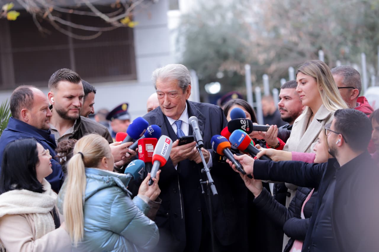 maduro-pas-hekurave/-a-ka-shprese-opozita-se-forcat-“delta”,-do-te-arrestojne-ramen?-ja-cfare-deklaron-berisha