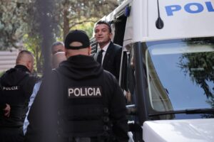 veliaj-pretendoi-se-nuk-u-shoqerua-ne-kohe-ne-seance-gjyqesore,-reagon-drejtoria-e-burgjeve:-kryebashkiaku-refuzoi-te…