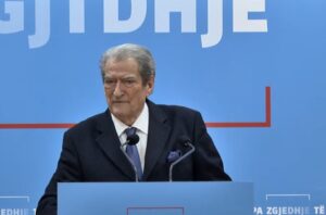 “bllokimi-i-imunitetit-te-ballukut-dhe-mbrojtja-e-karcanajt,-shqiptaret-te-ngrihen-ne-revolte”,-berisha-paralajmeron-protesta:-te-premten,-tryeze-me-faktorin-politik!