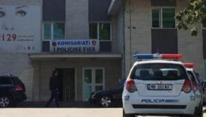 “furnizonte”-me-kokaine,-arrestohet-i-riu-ne-fier.-26-vjecari-tentoi-qe-t’i-shpetonte-policise,-por…