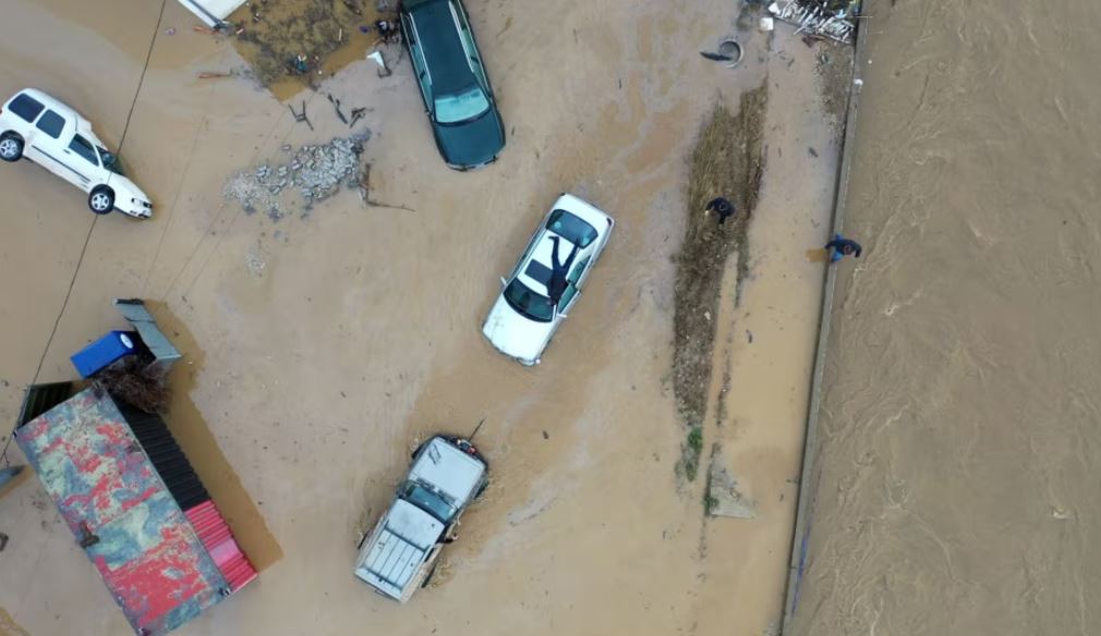 reshjet-shkaktojne-vershime-ne-disa-qytete-te-kosoves,-ngrihet-niveli-i-lumenjve