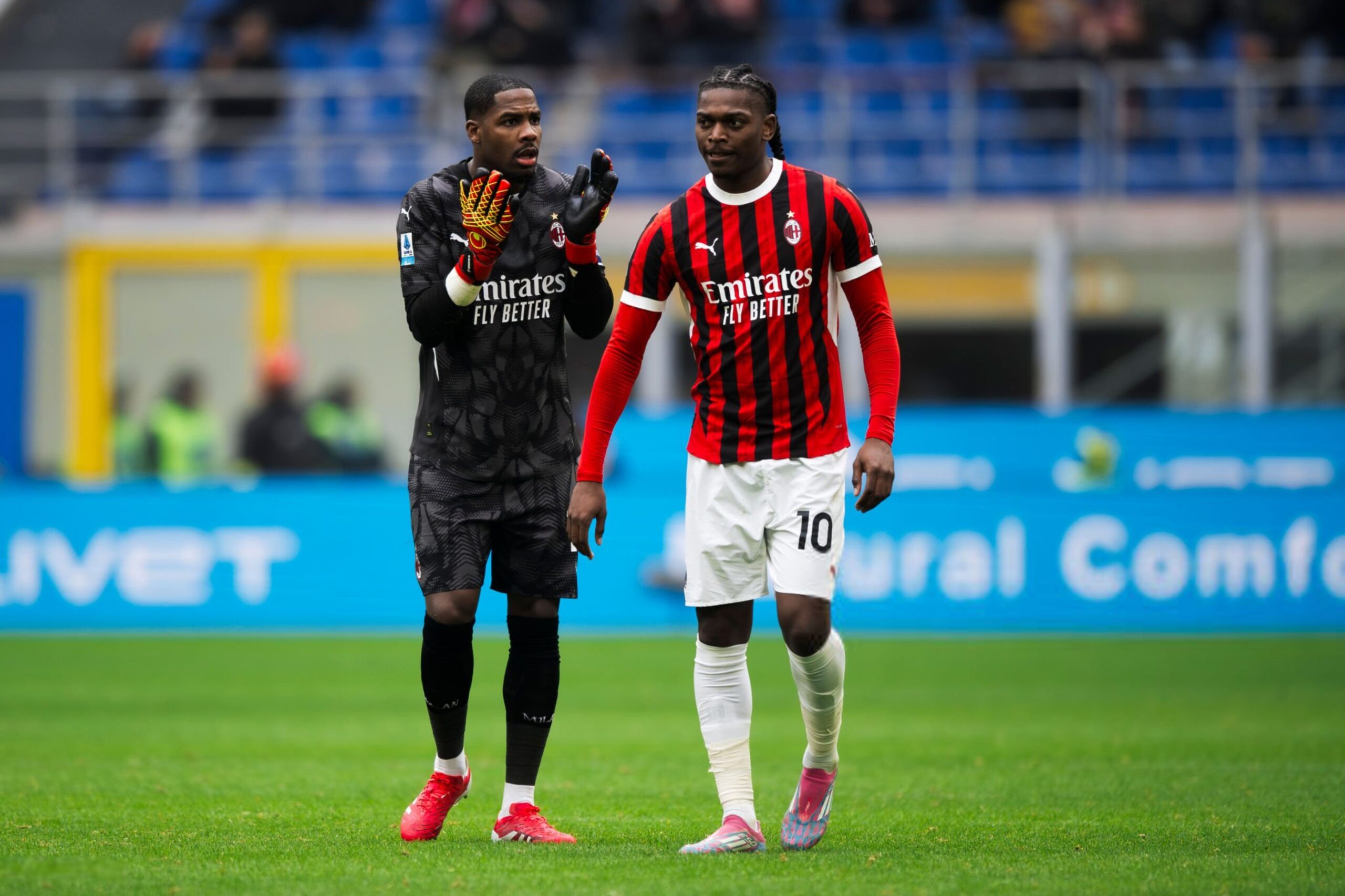 levizja-surprize,-milan-i-ofron-maignan-te-njejten-page-si-rafael-leao-per-ta-mbajtur,-ja-detajet