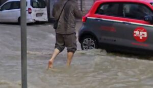 situata-problematike-pas-reshjeve-intensive,-klevis-balliu:-shqiperia-permbytet-sepse-vidhet-si-askund-tjeter