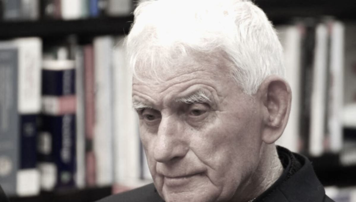 “asht-prifti,-vllau-i-dedes-qe-punon-me-mue,-ti-ke-shok-t’nipin,-ate-qe-i-bjen-kitares,-ka-dale-prej-burgut,-e-si-duket.…”/-historia-e-panjohur-e-kardinal-ernest-troshanit