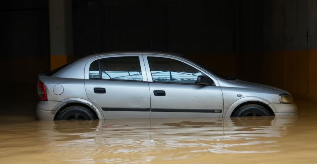 fotolajm/-permbytjet-shkaktojne-deme-ne-kosove,-uji-vershon-ne-rruge-dhe-biznese