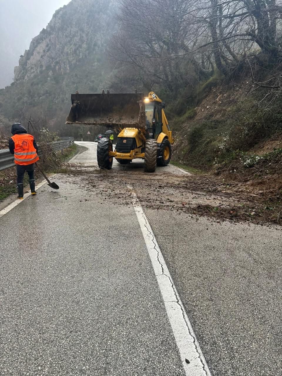 “ne-veri-pushoi-shiu,-nisi-bora-ne-theth”,-rama-tregon-gjendjen-e-rrugeve-ne-vend