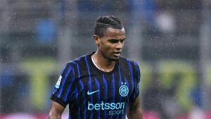 ne-kerkim-te-nje-mbrojtesi,-guardiola:-nuk-do-ta-rikthejme-akanji-nga-huazimi-tek-interi