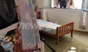 gjithcka-e-shkaterruar,-orendi-shtepie-nen-uje,-demet-qe-kane-shkaktuar-permbytjet-ne-ish-kenete