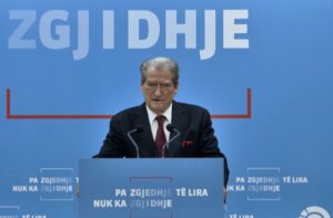 “qindra-mln-euro-per-‘rruge-te-florinjta’-qe-shemben-ne-vetem-3-muaj”/-berisha:-ne-kryeministri-po-fshihen-provat-per-krimet-e-ballukut-dhe-rames