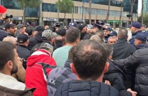 u-arrestuan-pak-dite-me-pare-ne-protesten-e-lapajt,-gjykata-liron-kater-anetaret-e-“shqiperia-behet”,-u-cakton-“detyrim-paraqitje”