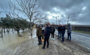 situate-shqetesuese-nga-permbytjet-ne-kurbin/-gjekmarkaj:-bashkia-ka-braktisur-banoret,-shtepite-jane-nen-uje.-kerkojme-demshperblimin-e-qytetareve-(foto)