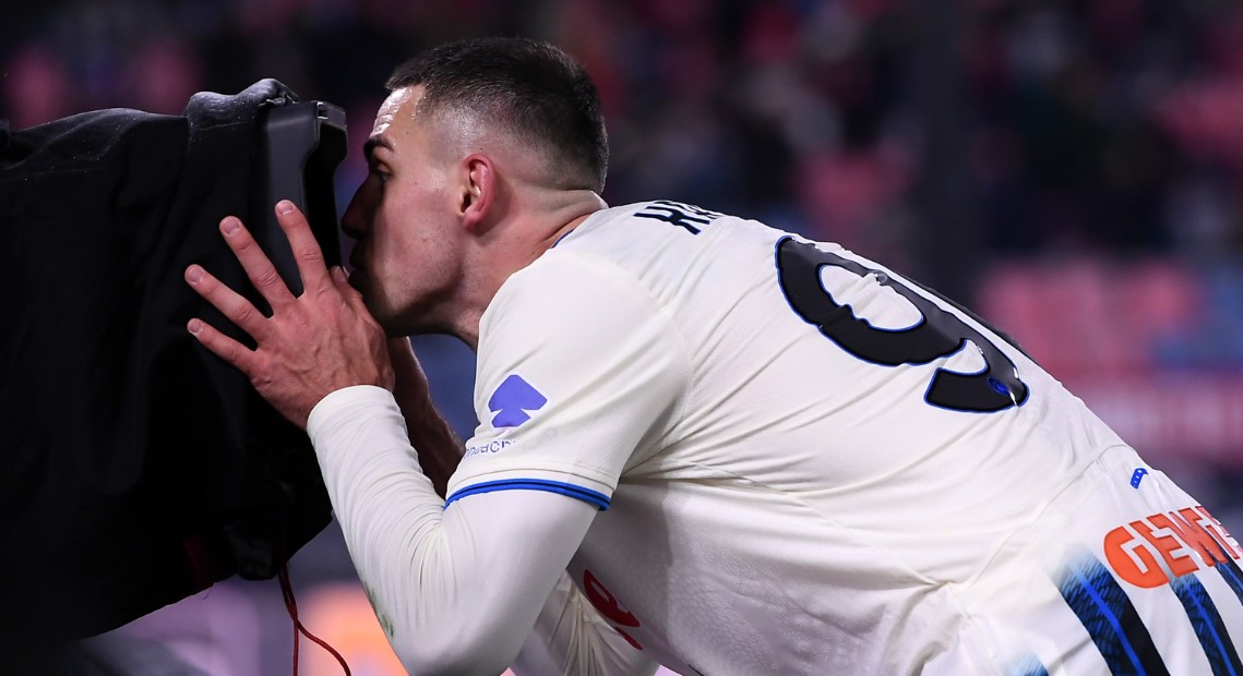 atalanta-me-fitore-te-madhe-ndaj-bologna-dhe-i-afrohet-europes,-napoli-hap-falas-ne-shtepi-(video)