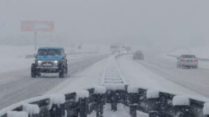 temperatura-nen-zero-dhe-stuhi-debore,-kosova-ne-alarm-per-motin-e-keq,-autoritetet-thirrje-qytetareve:-tregoni-kujdes-ne-drejtimin-e-mjeteve!