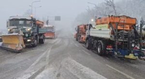 reshje-shiu,-debore,-mungese-energjie-dhe-rruge-te-bllokuara!-si-paraqitet-situata-ne-qarkun-e-korces