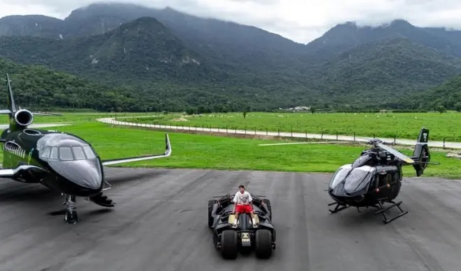flota-luksoze-e-neymarit-vleresohet-mbi-50-milione-euro.-avion,-helikopter-dhe…-makina-e-batman-it