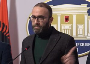 deshtoi-mbledhja-e-keshillit-te-mandateve,-bardhi:-rama-po-vonon-proceduren-per-ballukun!-ka-dijeni-per-provat-qe-ka-ne-usb-dhe…