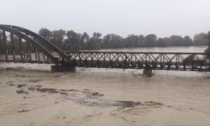 permbytjet-pas-reshjeve-te-dendura!-ministria-e-mbrojtjes-njofton-evakuim-te-menjehershem-ne-bashkine-vlore-dhe-novosele