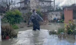 durresi-nen-pushtetin-e-permbytjeve,-bashkia-kerkon-evaukimin-e-qytetareve