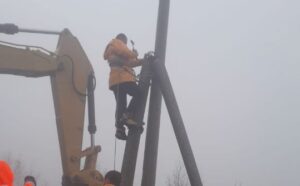 moti-i-keq-shkaterron-linjat-e-tensionit-te-ulet,-shkakton-probleme-ne-furnizimin-me-energji-ne-qarkun-elbasan 