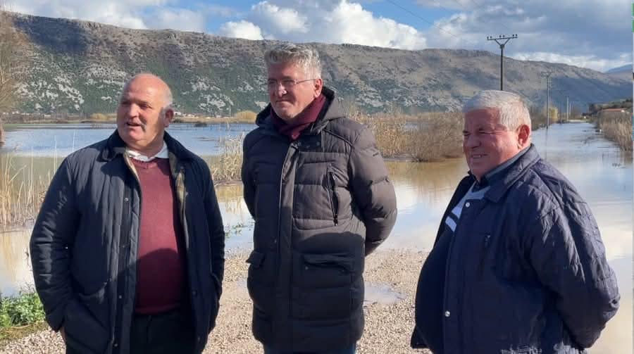 gjekmarkaj:-permbytjet-ne-lezhe-deshmi-e-deshtimit-te-qeverise,-fermeret-lihen-te-vetmuar