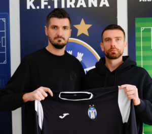 zyrtare,-afrimi-i-radhes-te-tirana,-vjen-nje-portier