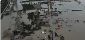 shqiperia-‘e-pushtuar’-nga-uji/-reagon-delegacioni-i-be:-po-ndjekim-me-shqetesim-situaten,-te-gatshem-te-mbeshtesim-popullin-shqiptar-ne-perballimin-e-motit-ekstrem