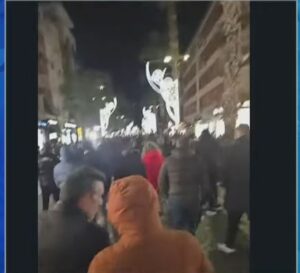 situate-kritike-nga-permbytjet-ne-durres,-qytetaret-ne-proteste