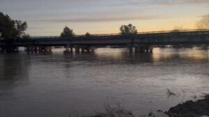 vlore/-dje-doli-nga-shtrati,-bie-niveli-i-prurjeve-ne-lumin-vjosa