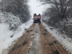 elbasan/-disa-mjete-te-bllokuara-ne-gjinar-pas-ngricave,-moti-ekstrem-veshtireson-nderhyrjet-e-shpetimit