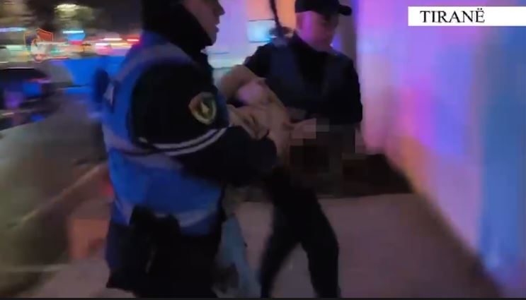 tirane/-plagosi-me-thike-18-vjecarin,-arrestohet-i-riu-i-shpallur-ne-kerkim-(video)