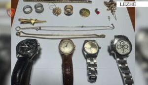 u-kap-me-arme,-municione-dhe-4-ora-luksoze-ne-makine,-arrestohet-i-riu-ne-kurbin,-e-peson-edhe-vellai-i-tij