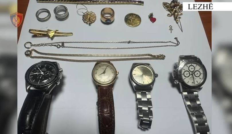 u-kap-me-arme,-municione-dhe-4-ora-luksoze-ne-makine,-arrestohet-i-riu-ne-kurbin,-e-peson-edhe-vellai-i-tij