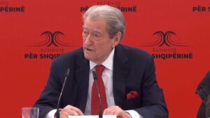 “pd-e-hapur-per-partite-e-tjera,-u-kemi-dhene-garanci-per-kod-zgjedhor-konsensual”,-berisha-vlereson-rezistencen-e-lapajt:-proteston-cdo-dite-para-kryeministrise