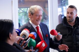 berisha:-arben-ahmetajn-do-e-rrembente-gys-agasi-me-banden-e-suel-celes.-rama-ka-krijuar-zonen-e-lire-ekonomike-troplini-apo-ndryshe,-durana