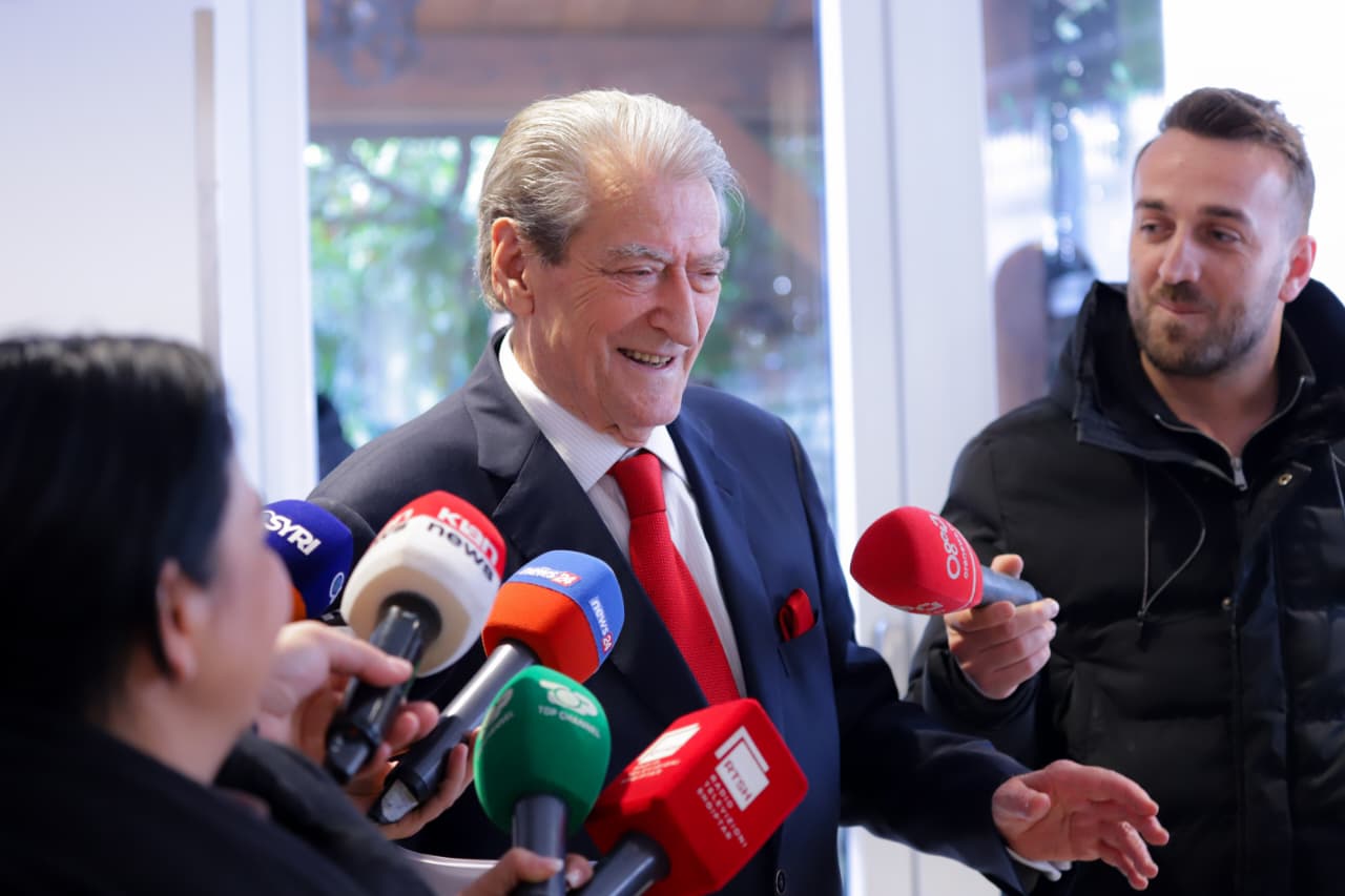 berisha:-arben-ahmetajn-do-e-rrembente-gys-agasi-me-banden-e-suel-celes.-rama-ka-krijuar-zonen-e-lire-ekonomike-troplini-apo-ndryshe,-durana