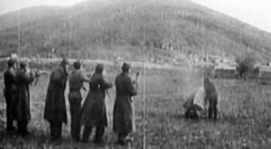 “me-pallton-time-mbi-krahe,-ajo-shkoi-drejt-pushkatimit,-sepse-ishim-bashke-ne-nje-qeli-dhe-ajo,-para-se-ta-merrnin,-me-tha…”/-rrefimi-rreqethes-i-diti-bicakut,-per-naten-e-fundit-te-sabiha-kasimatit