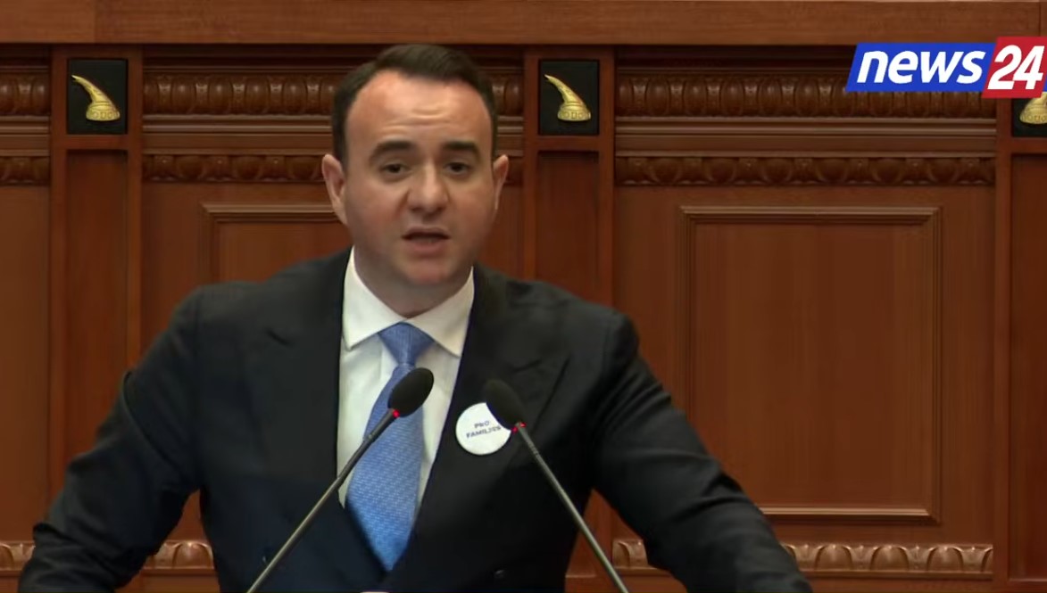 video/-ironia-e-rames-per-babain,-reagon-klevis-balliu:-mos-u-merr-me-familjen-time,-u-ke-borxh-shpjegim-shqiptareve-pse-u-permbyten