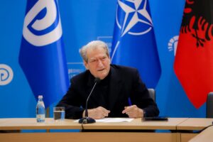 berisha:-fronti-opozitar-nuk-ka-synim-dominimin-e-nje-partie,-por-krijimin-e-nje-fryme-per-largimin-e-ketij-regjimi.-rruga-e-vetme-per-largimin-e-kesaj-qeverie-jane-protestat-e-vazhdueshme