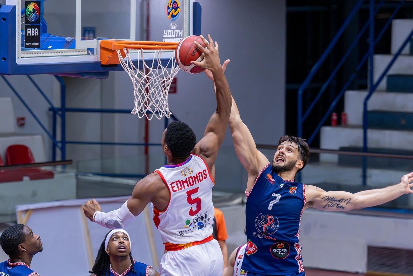 vllaznia-fiton-duelin-e-pretendenteve-ndaj-teutes,-triumfojne-edhe-kamza-basket-e-skenderbeu
