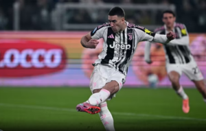 e-ardhmja-e-vlahovic-merr-nje-kthese-te-papritur.-ne-gare-futet-edhe-rivali-historik-i-juventusit