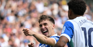 video/-gruda-feston-ne-manchester,-sulmuesi-shqiptar-i-shenon-united-it