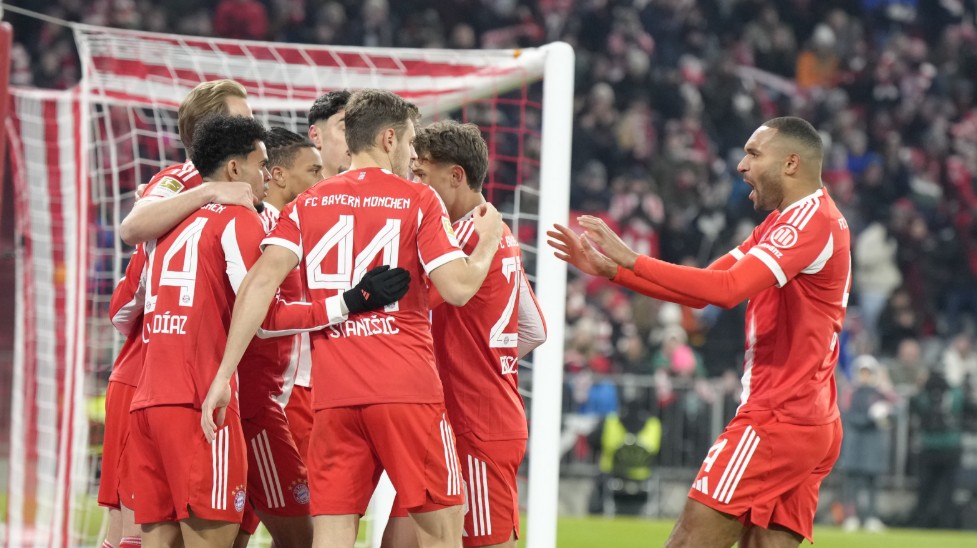 viti-i-ri,-avazi-i-vjeter.-bayern-e-mbyll-ne-avantazh-pjesen-e-pare,-olise-&-diaz-jane-te-jashtezakonshem-(video)