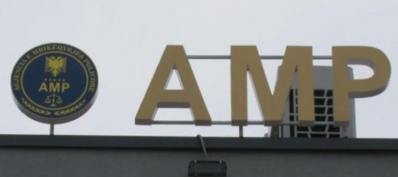 i-dehur-ne-timon-dhe-shkaktoi-aksident/-amp-arreston-punonjesin-e-policise