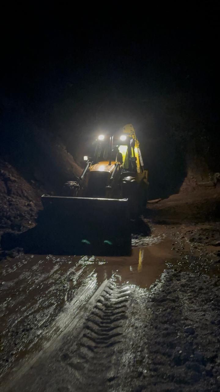 rreshqitje-e-shpatit-te-malit,-bllokohen-akset-zalle–dardhe-dhe-zalle–rec,-veshtiresi-ne-qarkullim