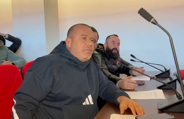 permbytjet/-debat-e-tensione-ne-mbledhjen-e-keshillit-bashkiak-ne-maliq,-fermeret-kerkojne-demshperblim-(video)