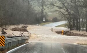 moti-i-keq/-ministria-e-mbrojtjes:-550-ha-toke-ne-shkoder,-te-permbytura!-fshati-obot-totalisht-i-izoluar,-120-cm-uje-ne-rruge