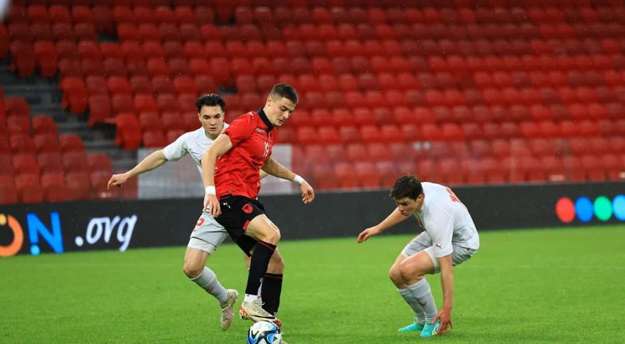 hapi-i-madh-i-karrieres,-ylli-i-shqiperise-u21-qe-doli-nga-superiorja-kerkohet-ne-kampionatin-francez